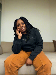 T&TSignature Sweatshirt-Black|Front View