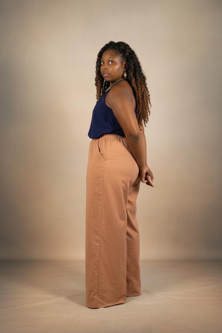 BH Soft Twill Easy Waist Pant in Desert Rose showing the soft twill drape through the hip, seat, and thigh.